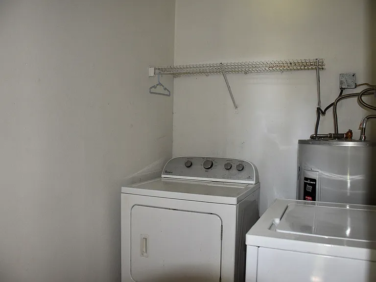 804 N Woodward Ave — Photo 22