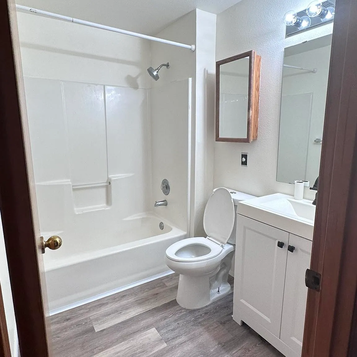 3524 Inverness Dr NE — Photo 4