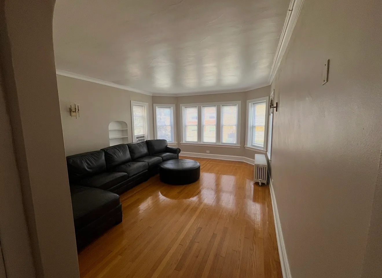 3 bed, $2,800 — Photo 2