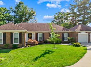 2218 Stonehurst Dr, Louisville, KY 40242