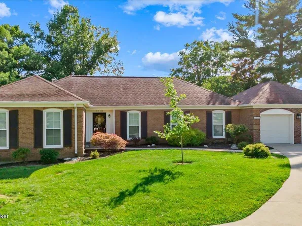 2218 Stonehurst Dr, Louisville, KY 40242