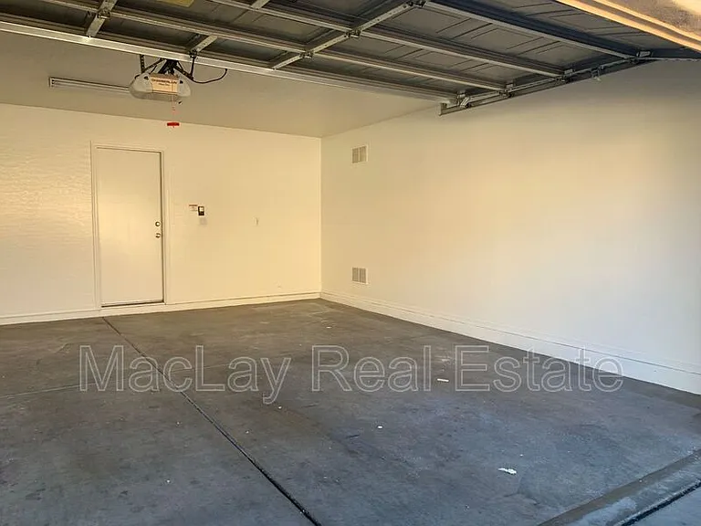 5809 E Hampton Ave — Photo 12