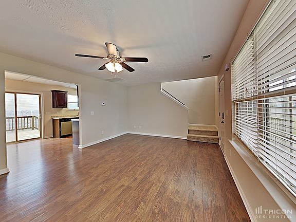 3rd image of 712 Wildwood Dr