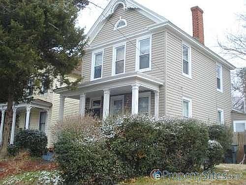 2nd image of 804 Thayor St