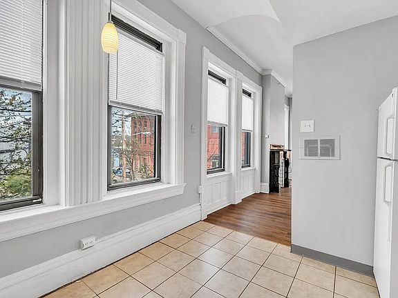 5th image of 23 Bedford Sq APT 1
