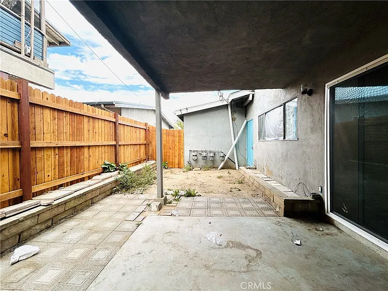 857 N Vineyard Ave #B — Photo 18