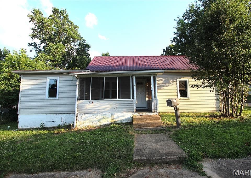 1st image of 37 Ash St