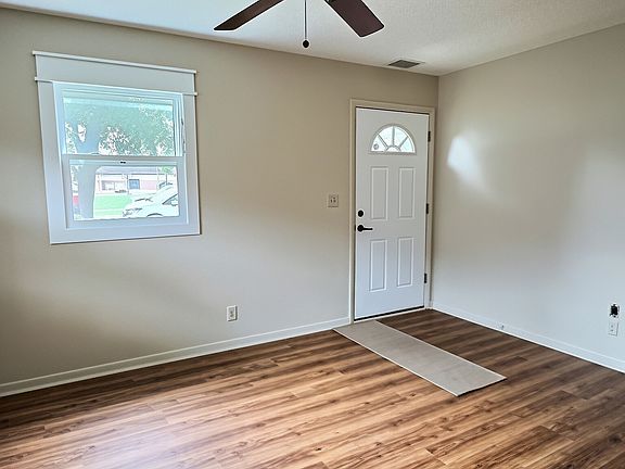 5th image of 1708 Wilson St