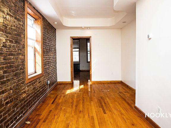 4th image of 62 Wyckoff Ave #1D