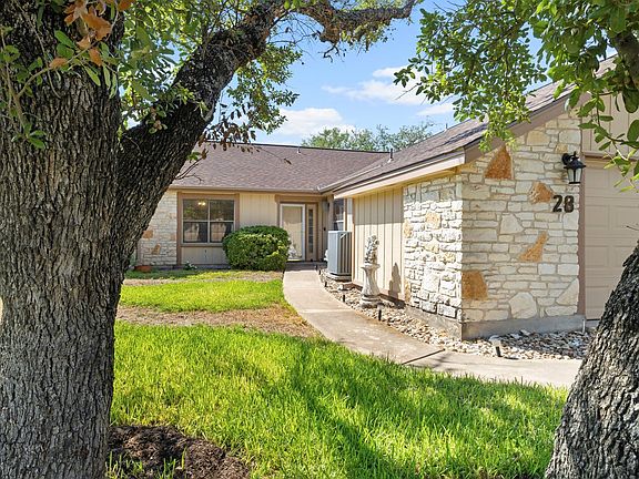 2nd image of 28 Oaks Pl