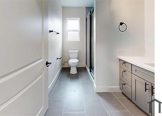 5th image of 1276 W 38th St #2