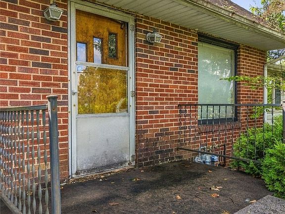 3rd image of 3849 Parkman Rd