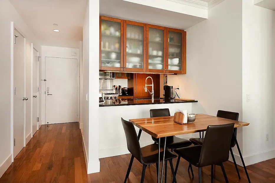 250 East 53rd Street — Photo 4