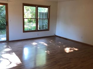 607 S Oakland Ave #A, Carbondale, IL 62901