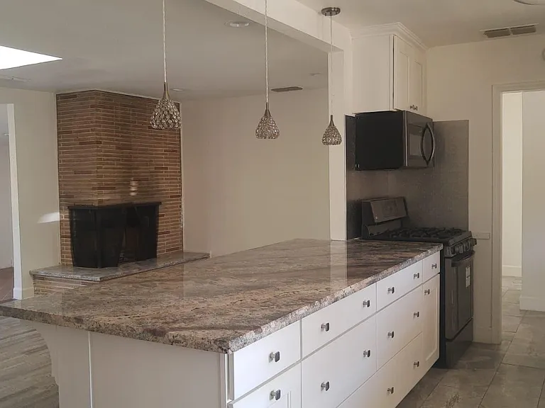 1604 Stewart Rd — Photo 2