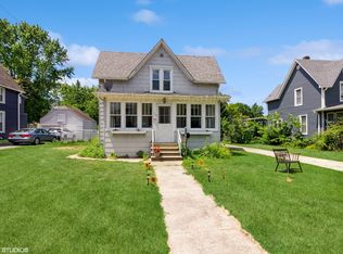 609 N 7th St, Dekalb, IL 60115