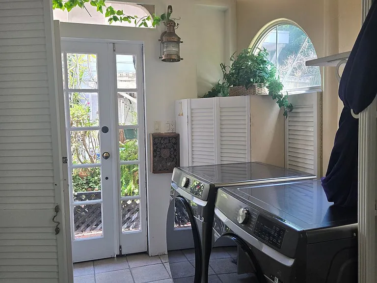 Warm & Welcoming Home Near Melrose with Room to Live, Work & Create — Photo 7
