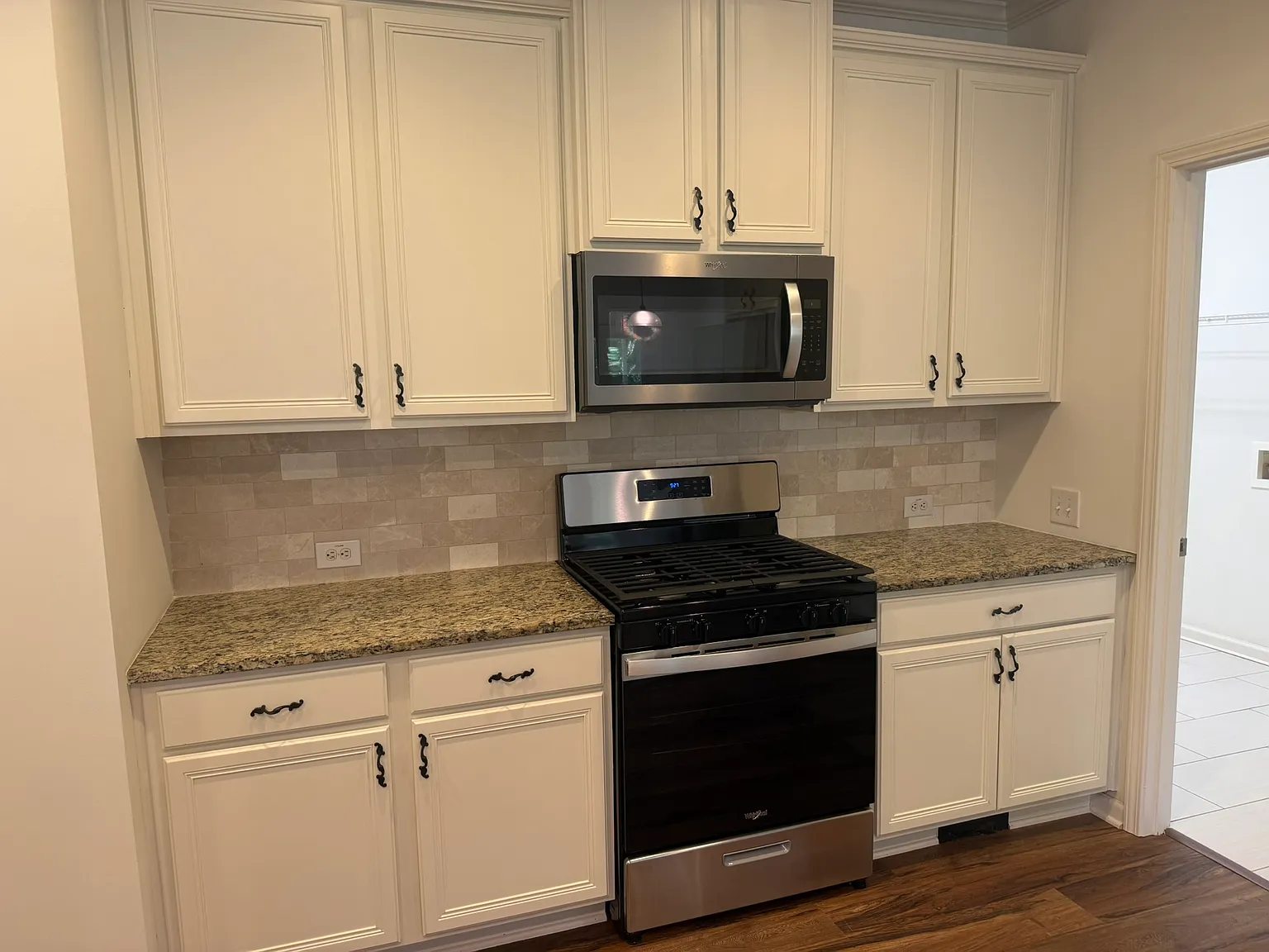 3 bed, 2640 sqft, $2,795 — Photo 4