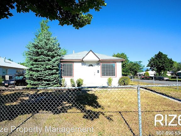 4th image of 537 S Navajo St