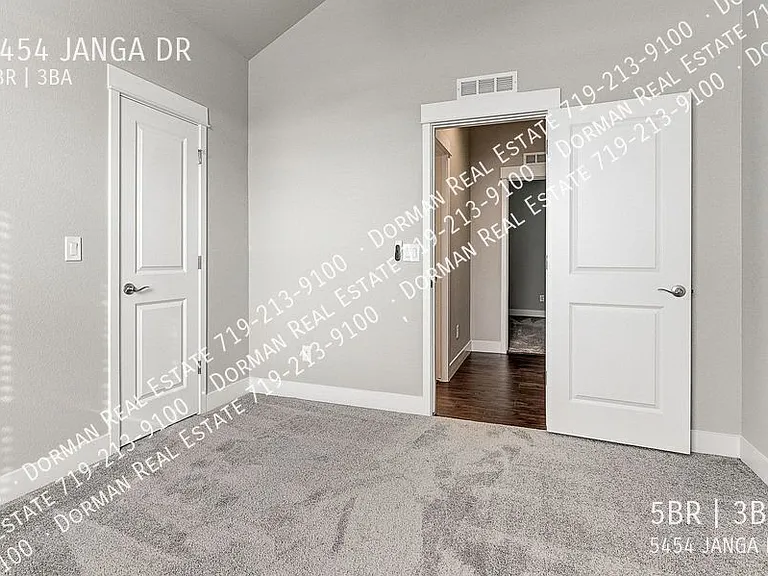 5454 Janga Dr — Photo 24