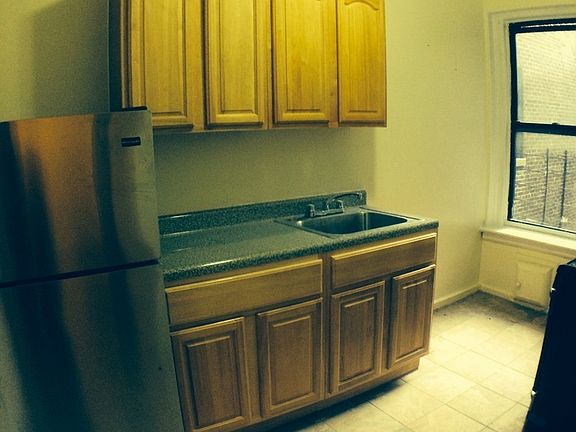 3rd image of 531 W 211th St APT 32B