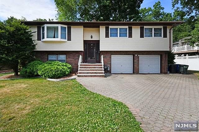 1st image of 17 Glen Ct