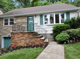 24 Halsted St, Verona, NJ 07044