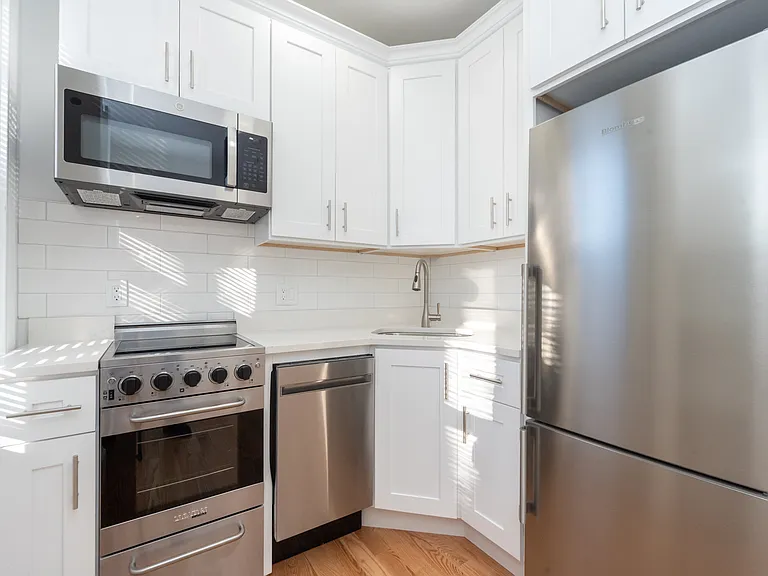 175 Hemenway St #20A — Photo 3