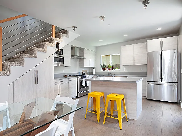 3047 Keats St — Photo 5