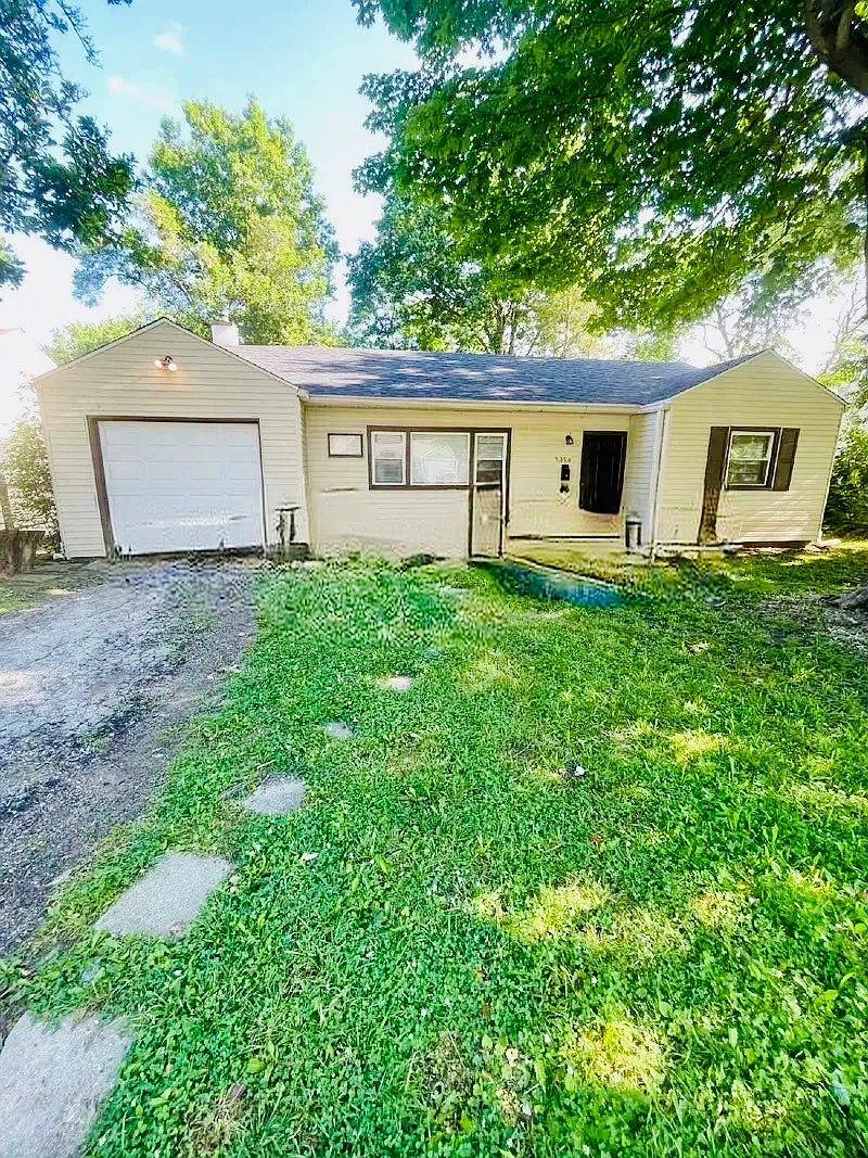 3 bed, 981 sqft, $1,125 — Photo 1