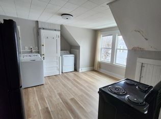 6 Cyr St APT 3, Auburn, ME 04210