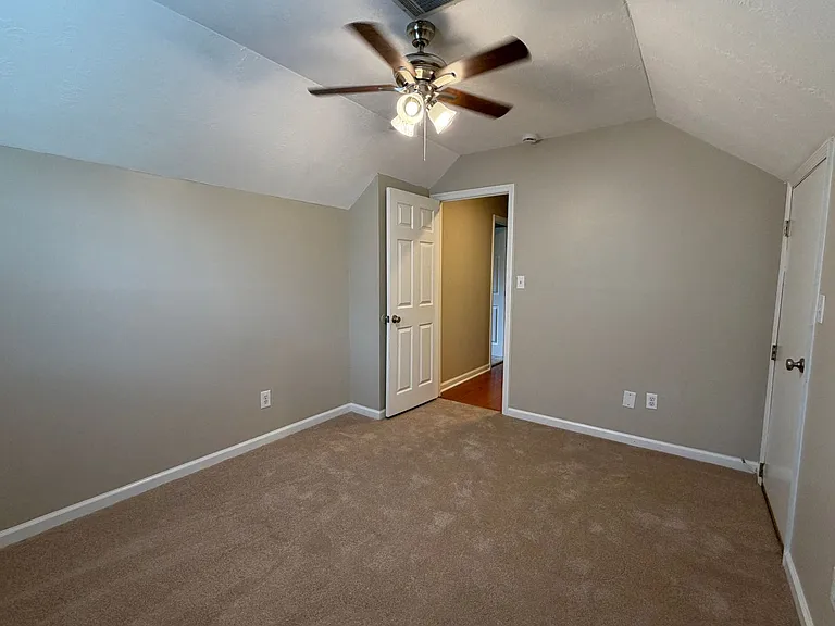 193 Amelia Dr W — Photo 17