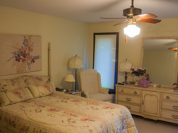5th image of 1911 Greenbriar Ln