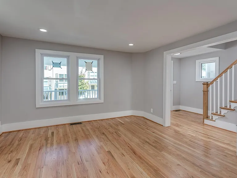 13 E Leicester St — Photo 8