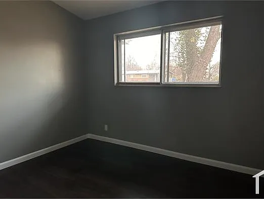 1885 Thunderbird Ave — Photo 7