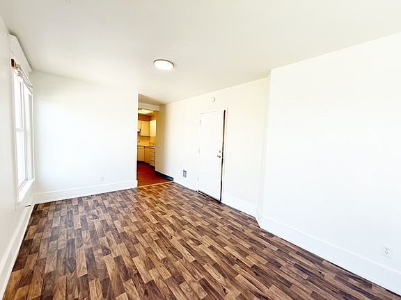 5th image of 928 Pacific Ave #1