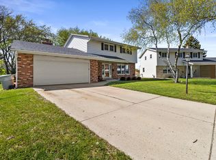 3563 S Hamilton Ct, Milwaukee, WI 53220
