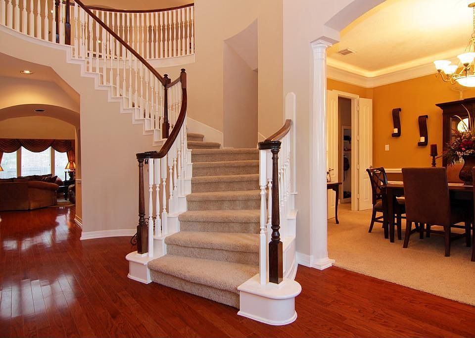 1st image of 2563 Estrada Dr