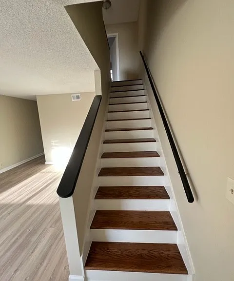 622 Castlegate Dr — Photo 9