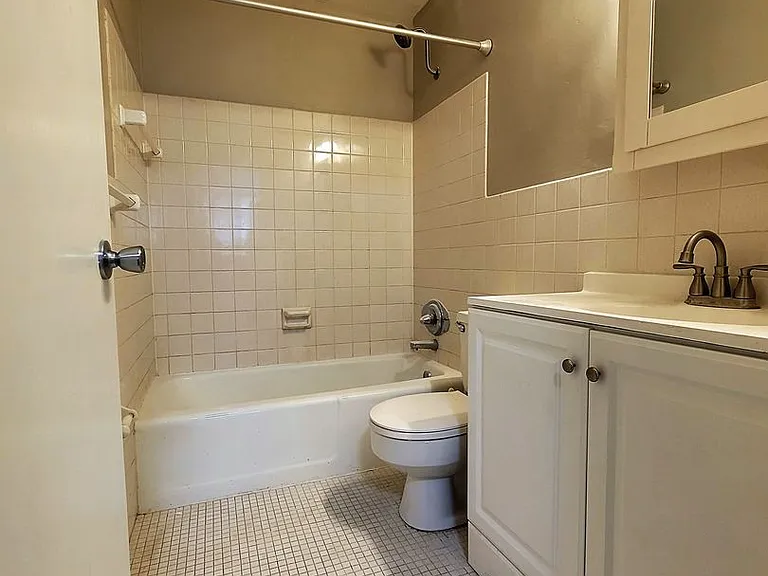 St. Anthony Park Apartments — Photo 22