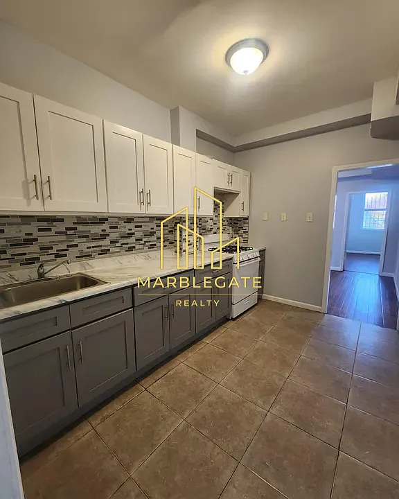 310-312 14th Ave #77