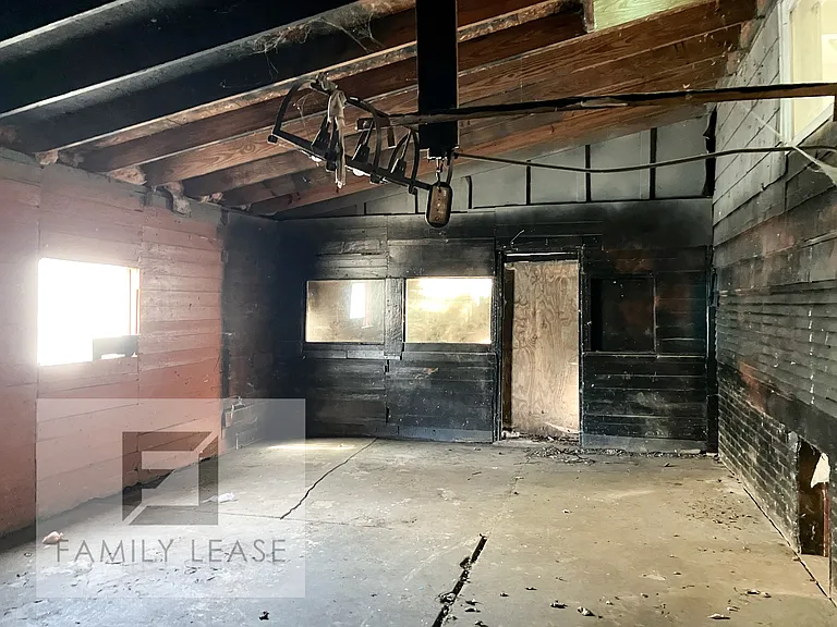 1904 E Prairie St — Photo 16