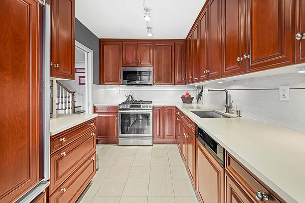 Sold by Compass | media 3