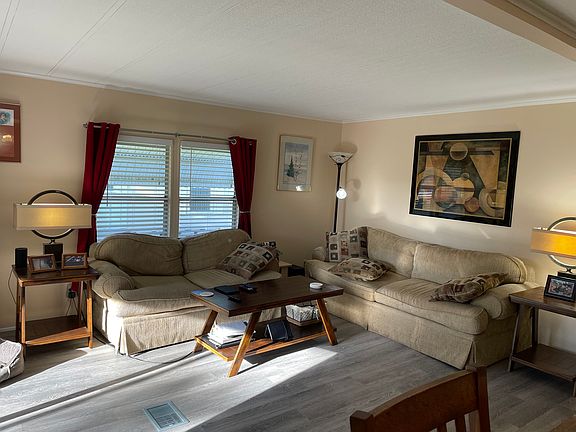 2nd image of 133 Pelican Dr
