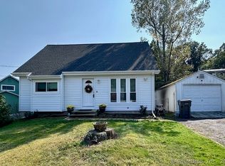 22 Cadbury Pl, Naugatuck, CT 06770