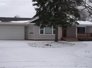 2050 N Long Lake Rd, Fenton, MI 48430