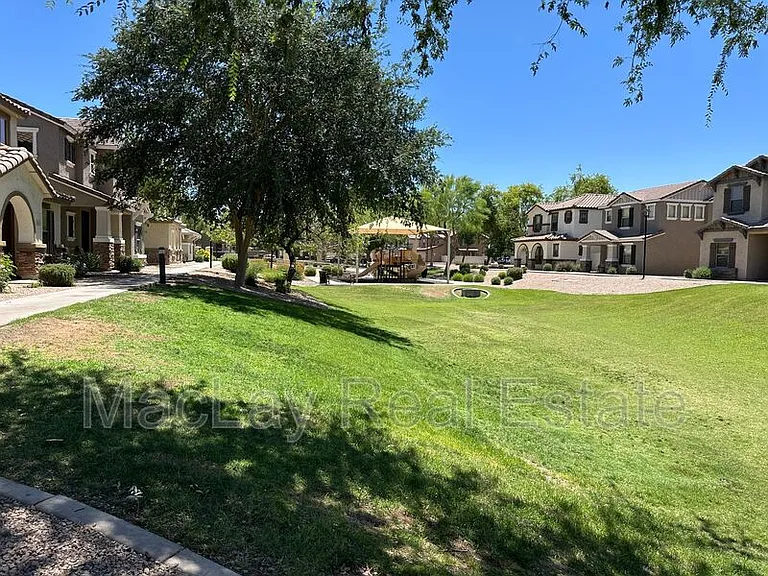 5809 E Hampton Ave — Photo 14