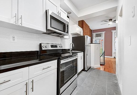 5th image of 411 W 50th St #1CD