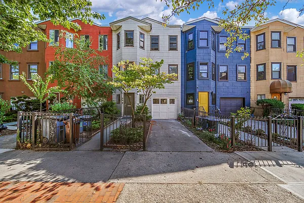 Rented by HH Property Management Services LLC | media 7