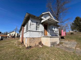 93 Sycamore St, Huntington, WV 25705